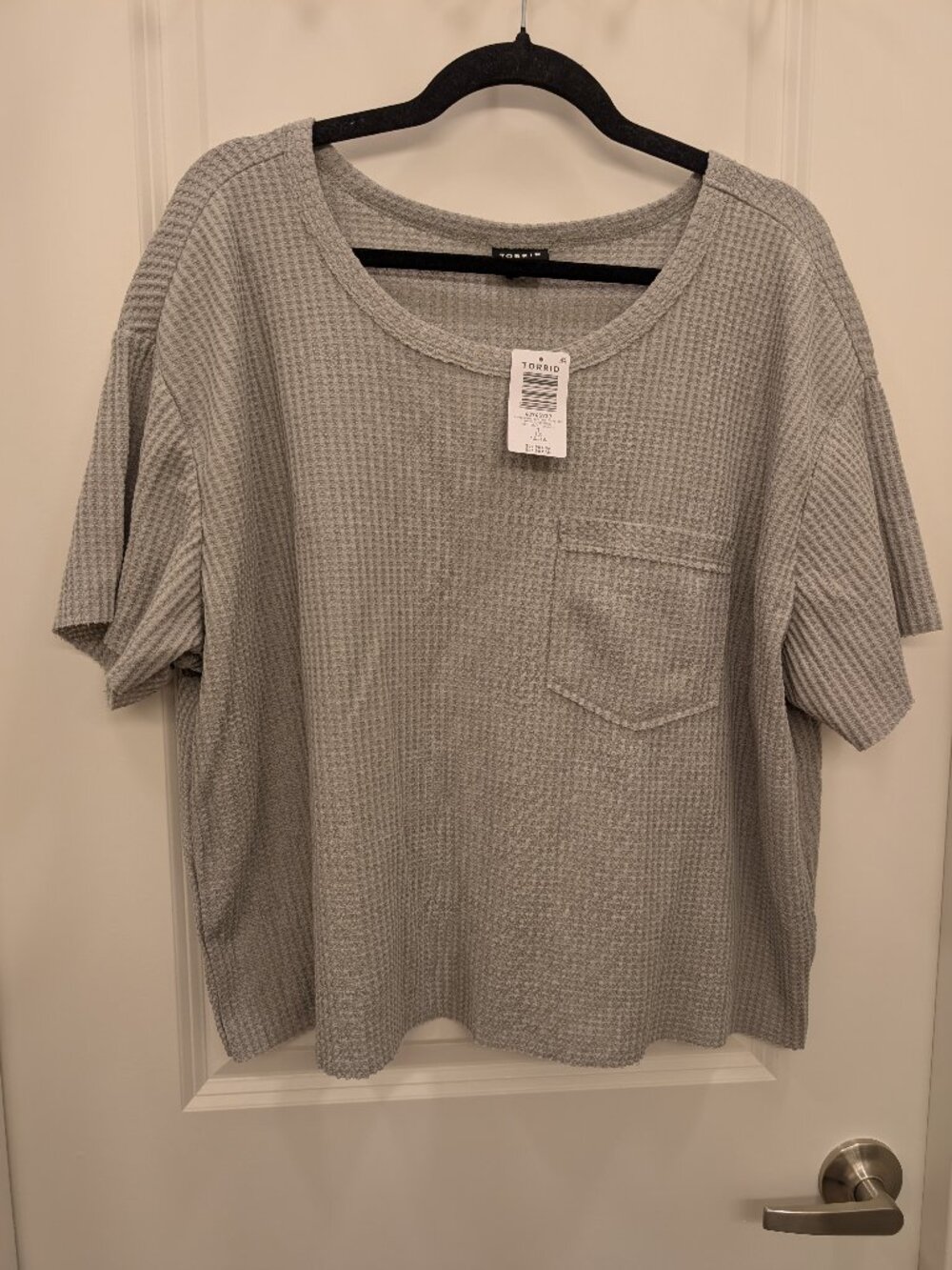 Torrid Womens 1X NWT Waffle Knit Short Sleeve Chest Pocket T-Shirt Grey Crop